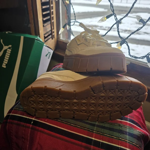 Puma Womens Beige Platform Sneakers - Picture 7 of 12